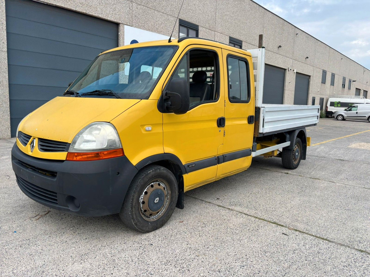Renault Master Pritsche. 7pl. 2.5 Motor. - Caja abierta furgoneta, Furgoneta combi: foto 1 Renault Master Pritsche. 7pl. 2.5 Motor. - Caja abierta furgoneta, Furgoneta combi: foto 1