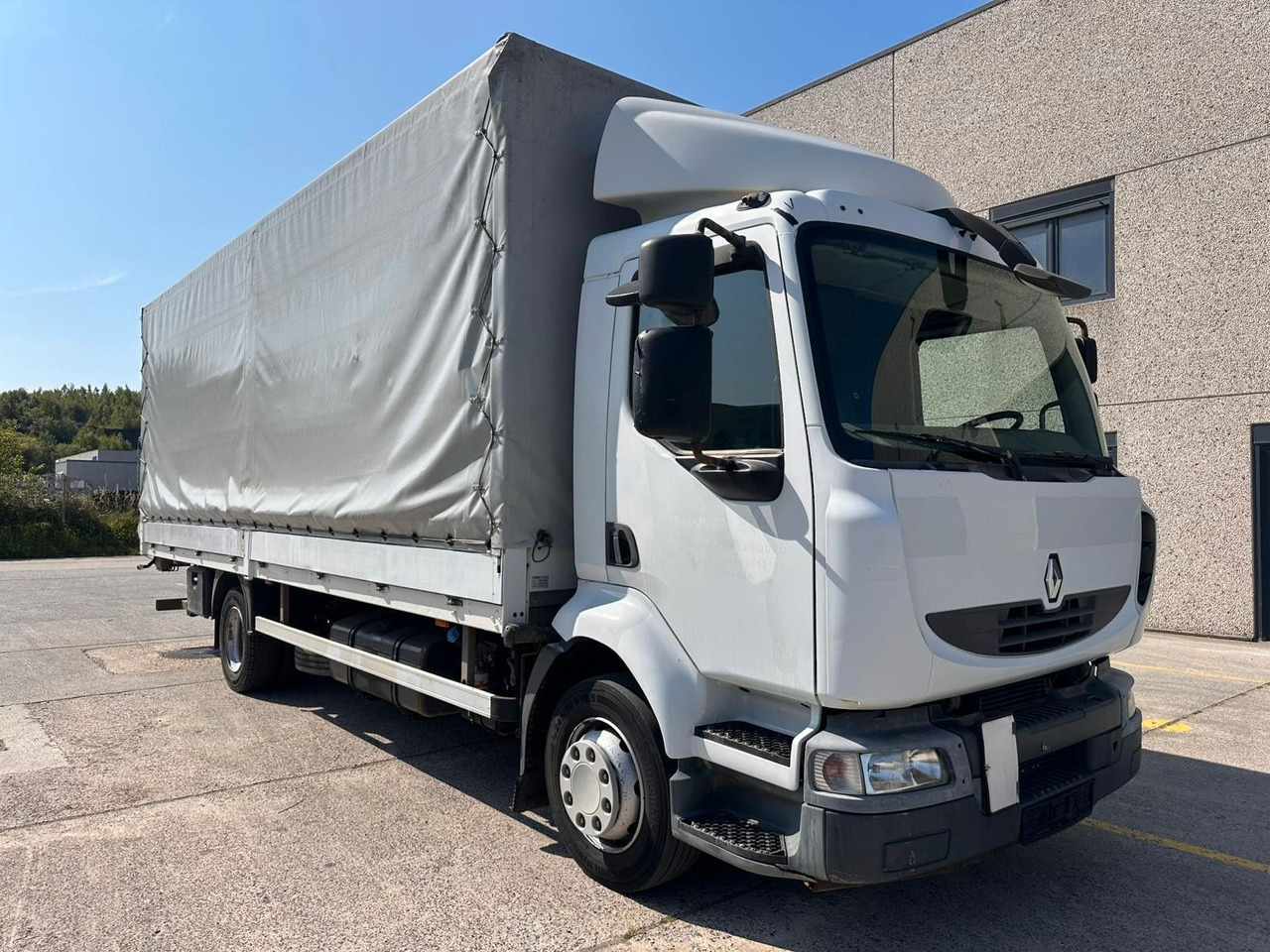 Renault Midlum dXi220-12. Klima. - Camión lona: foto 4 Renault Midlum dXi220-12. Klima. - Camión lona: foto 4