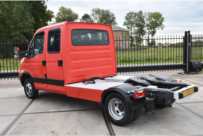 Iveco 40C18 - MANUAL - EURO 4 - 341 TKM - RADIO - BACKSEAT - 4 DOORS - GOOD CONDITION - - Cabeza tractora: foto 3 Iveco 40C18 - MANUAL - EURO 4 - 341 TKM - RADIO - BACKSEAT - 4 DOORS - GOOD CONDITION - - Cabeza tractora: foto 3