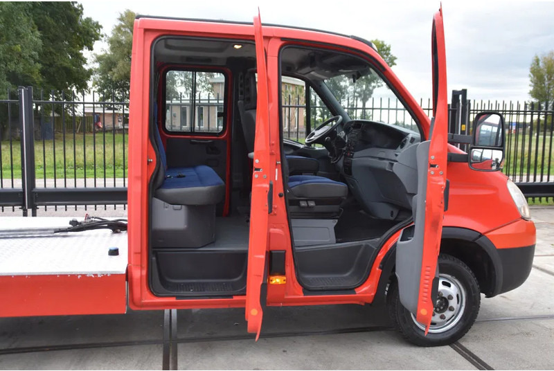 Iveco 40C18 - MANUAL - EURO 4 - 341 TKM - RADIO - BACKSEAT - 4 DOORS - GOOD CONDITION - - Cabeza tractora: foto 4 Iveco 40C18 - MANUAL - EURO 4 - 341 TKM - RADIO - BACKSEAT - 4 DOORS - GOOD CONDITION - - Cabeza tractora: foto 4