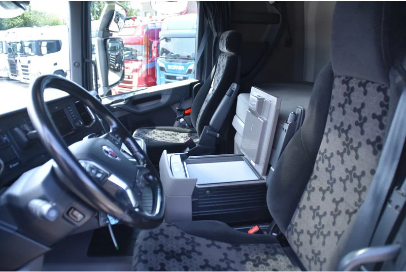 Scania R520 V8 NGS 4x2 - RETARDER - 523 TKM - PARK. AIRCO - ACC - NAVI - 2 x FUEL TANKS - LED LIGHTS - - Cabeza tractora: foto 5 Scania R520 V8 NGS 4x2 - RETARDER - 523 TKM - PARK. AIRCO - ACC - NAVI - 2 x FUEL TANKS - LED LIGHTS - - Cabeza tractora: foto 5