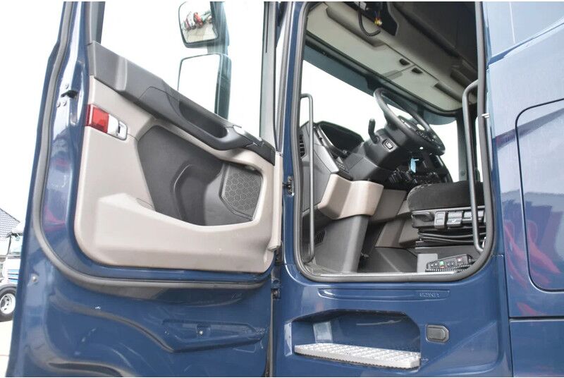 Scania S450 NGS 4x2NB - 755 TKM - FULL AIR - RETARDER - 2 x FUEL TANKS - TOP CONDITION - - Cabeza tractora: foto 4 Scania S450 NGS 4x2NB - 755 TKM - FULL AIR - RETARDER - 2 x FUEL TANKS - TOP CONDITION - - Cabeza tractora: foto 4