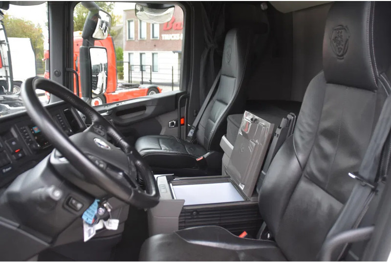 Scania S460 NGS 4x2NB - ONLY 108 TKM - FULL AIR - PARK. AIRCO - LEATHER SEATS - 2 x FUEL TANKS - LED LIGHTS - EXCELLENT CONDITION - - Cabeza tractora: foto 5 Scania S460 NGS 4x2NB - ONLY 108 TKM - FULL AIR - PARK. AIRCO - LEATHER SEATS - 2 x FUEL TANKS - LED LIGHTS - EXCELLENT CONDITION - - Cabeza tractora: foto 5