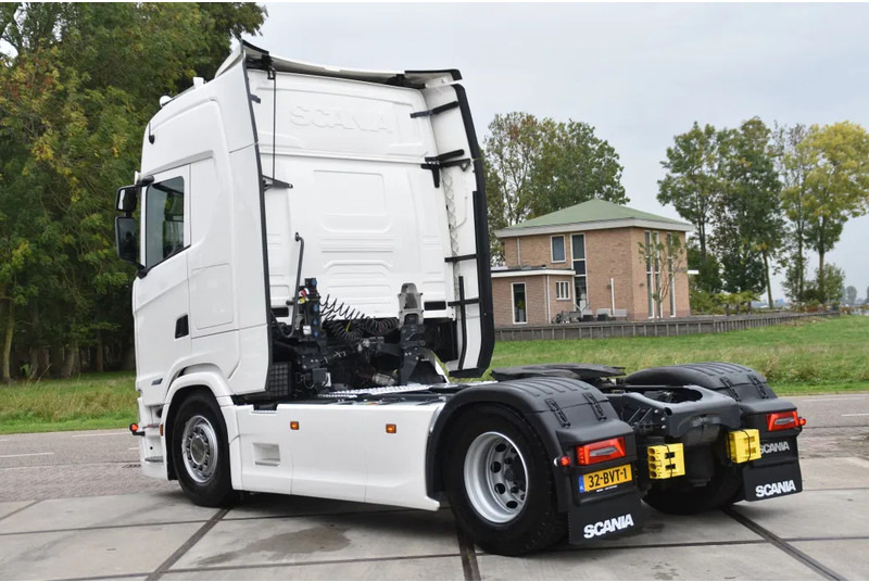 Scania S460 NGS 4x2NB - ONLY 71 TKM - FULL AIR - PARK. AIRCO - LEATHER SEATS - 2 x FUEL TANKS - LED LIGHTS - EXCELLENT CONDITION - - Cabeza tractora: foto 3 Scania S460 NGS 4x2NB - ONLY 71 TKM - FULL AIR - PARK. AIRCO - LEATHER SEATS - 2 x FUEL TANKS - LED LIGHTS - EXCELLENT CONDITION - - Cabeza tractora: foto 3