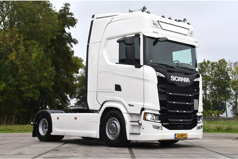 Scania S460 NGS 4x2NB - ONLY 71 TKM - FULL AIR - PARK. AIRCO - LEATHER SEATS - 2 x FUEL TANKS - LED LIGHTS - EXCELLENT CONDITION - - Cabeza tractora: foto 1 Scania S460 NGS 4x2NB - ONLY 71 TKM - FULL AIR - PARK. AIRCO - LEATHER SEATS - 2 x FUEL TANKS - LED LIGHTS - EXCELLENT CONDITION - - Cabeza tractora: foto 1
