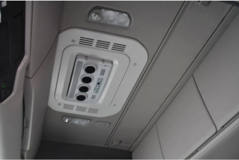 Scania S500 NGS 4x2NB - NEW TACHO - RETARDER - FULL AIR - PARK. AIRCO - 2 x FUEL TANKS - 4 POINT AIR SUSP. REAR - ALCOA'S - LED - - Cabeza tractora: foto 5 Scania S500 NGS 4x2NB - NEW TACHO - RETARDER - FULL AIR - PARK. AIRCO - 2 x FUEL TANKS - 4 POINT AIR SUSP. REAR - ALCOA'S - LED - - Cabeza tractora: foto 5