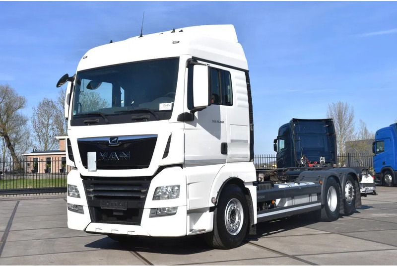 MAN TGX 26.460 6x2*4 - BDF - NEW TACHO - ADR FL - FULL AIR - RETARDER - 473 TKM - WHEELBASE 450 CM - ELEVATOR - GOOD CONDITION - - Portacontenedore/ Intercambiable camión: foto 1 MAN TGX 26.460 6x2*4 - BDF - NEW TACHO - ADR FL - FULL AIR - RETARDER - 473 TKM - WHEELBASE 450 CM - ELEVATOR - GOOD CONDITION - - Portacontenedore/ Intercambiable camión: foto 1