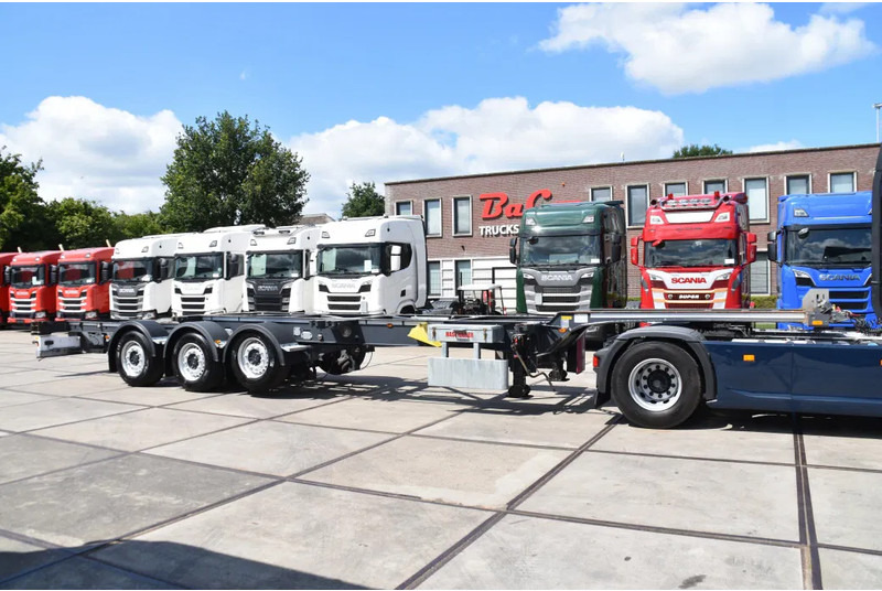 Renders HASTRAILER FCC - ALL CONNECTIONS - LIFT AXLE - 2 x EXTENDABLE - SAF AXLES - DISC BRAKES - EXCELLENT CONDITION - - Portacontenedore/ Intercambiable semirremolque: foto 1 Renders HASTRAILER FCC - ALL CONNECTIONS - LIFT AXLE - 2 x EXTENDABLE - SAF AXLES - DISC BRAKES - EXCELLENT CONDITION - - Portacontenedore/ Intercambiable semirremolque: foto 1