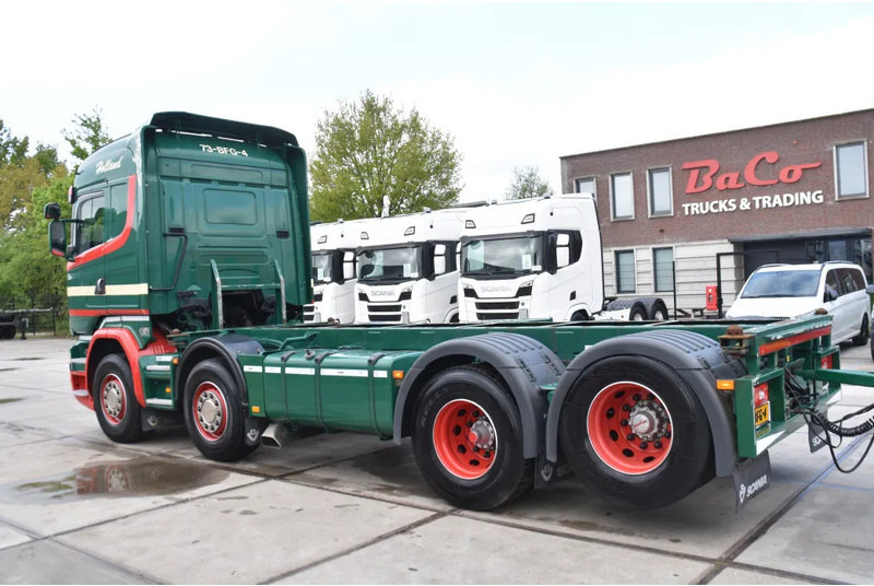 Scania R520 HL V8 8x2 - EURO 6 - MANUAL - RETARDER - WHEELBASE: 510 cm - 10 TONS FRONT AXLE - XENON - - Portacontenedore/ Intercambiable camión: foto 2 Scania R520 HL V8 8x2 - EURO 6 - MANUAL - RETARDER - WHEELBASE: 510 cm - 10 TONS FRONT AXLE - XENON - - Portacontenedore/ Intercambiable camión: foto 2