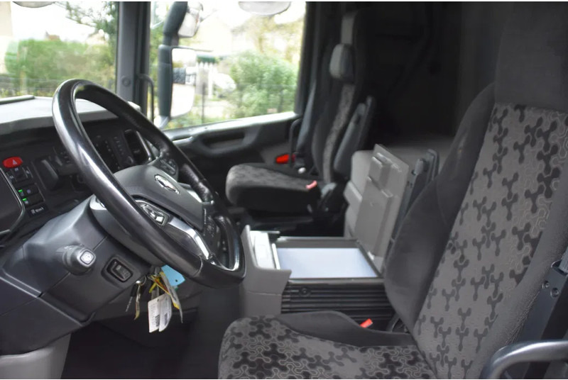 Scania S500 NGS 6x2*4 - HOOKLIFT - RETARDER - 477 TKM - PARK. AIRCO - WHEELBASE: 475 CM - PTO - EXCELLENT CONDITION - - Multibasculante camión: foto 4 Scania S500 NGS 6x2*4 - HOOKLIFT - RETARDER - 477 TKM - PARK. AIRCO - WHEELBASE: 475 CM - PTO - EXCELLENT CONDITION - - Multibasculante camión: foto 4