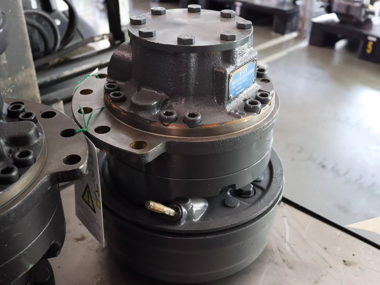 POCLAIN MS05-2-133-R05-1220-E000 - Motor hidráulico para Maquinaria de construcción: foto 1 POCLAIN MS05-2-133-R05-1220-E000 - Motor hidráulico para Maquinaria de construcción: foto 1