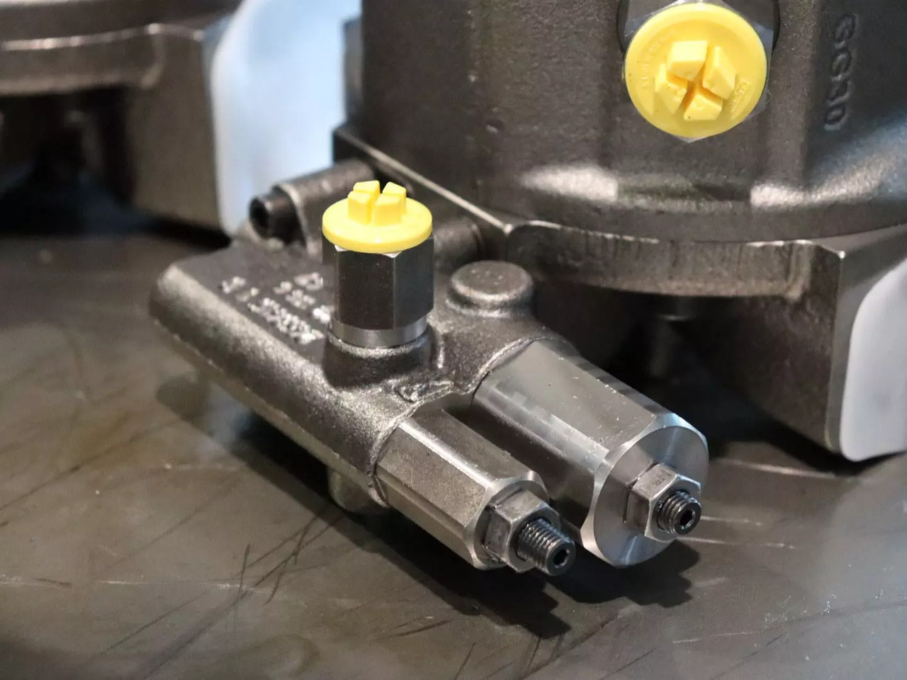 REXROTH A10VO28DFR/31R-VSC12N00 - Bomba hidráulica para Equipo de manutención: foto 2 REXROTH A10VO28DFR/31R-VSC12N00 - Bomba hidráulica para Equipo de manutención: foto 2