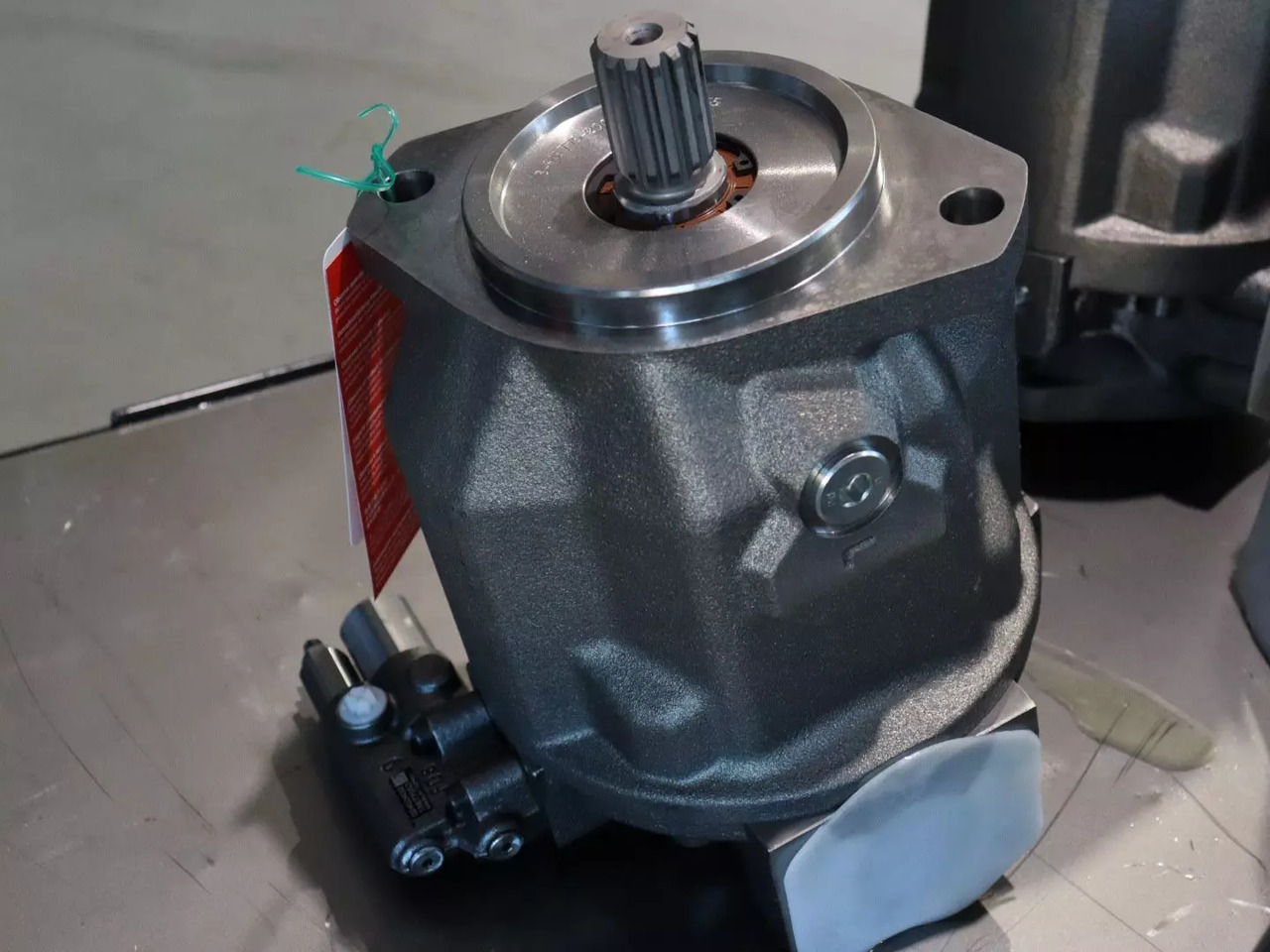 REXROTH A10VO71DFR/31L-VSC92N00 - Bomba hidráulica para Equipo de manutención: foto 2 REXROTH A10VO71DFR/31L-VSC92N00 - Bomba hidráulica para Equipo de manutención: foto 2