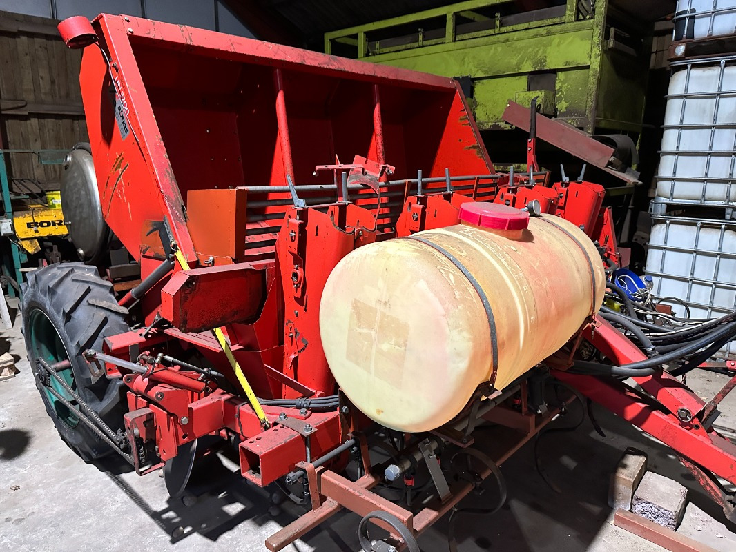 Kverneland UN-3200 - Cosechadora: foto 1 Kverneland UN-3200 - Cosechadora: foto 1