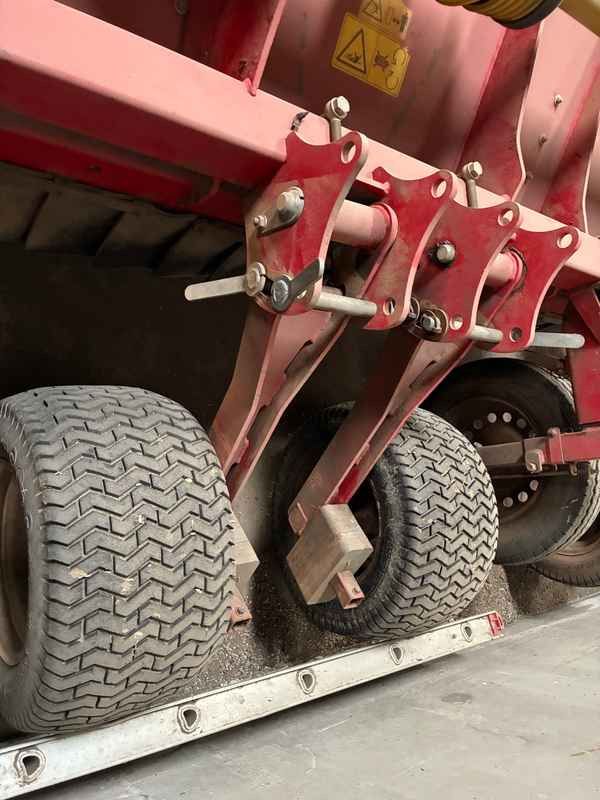 Grimme KS600 Haulm Topper - Cosechadora: foto 2 Grimme KS600 Haulm Topper - Cosechadora: foto 2