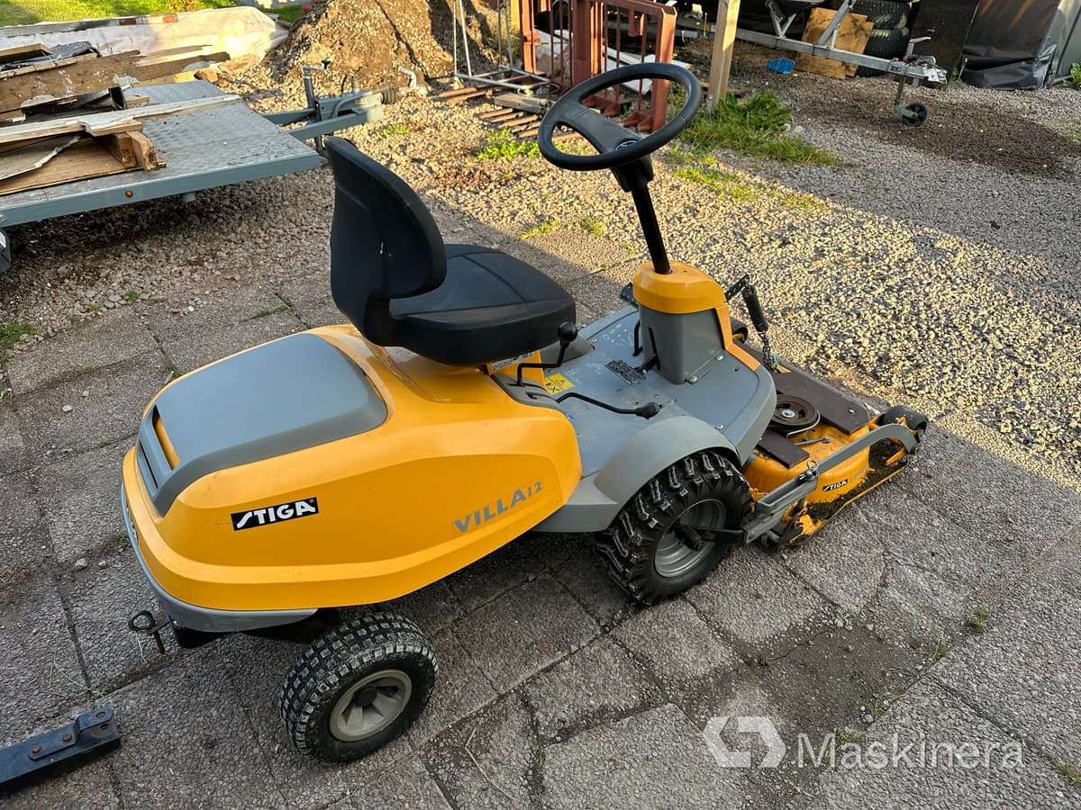 Åkgräsklippare Stiga Villa 12 med tillbehör - Cortacésped: foto 2 Åkgräsklippare Stiga Villa 12 med tillbehör - Cortacésped: foto 2