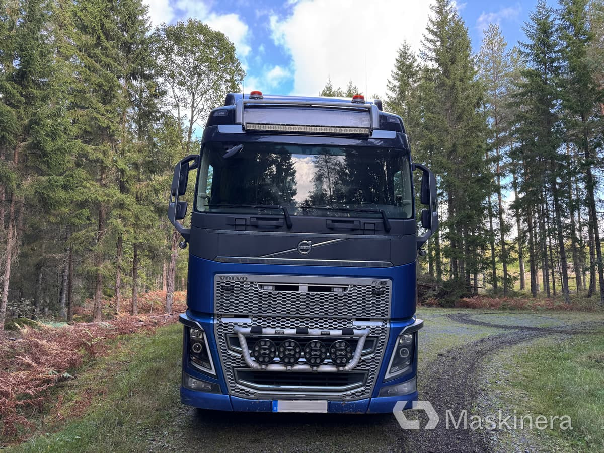 Flisbil Volvo FH16 8X4 med kran & sidtipp - Camión caja cerrada, Camión grúa: foto 2 Flisbil Volvo FH16 8X4 med kran & sidtipp - Camión caja cerrada, Camión grúa: foto 2