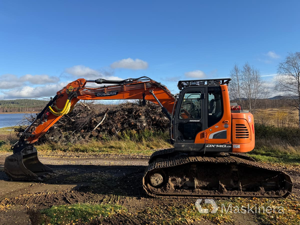Grävmaskin Doosan DX140LCR-5 / Skördaraggregat 25RH - Excavadora de cadenas: foto 2 Grävmaskin Doosan DX140LCR-5 / Skördaraggregat 25RH - Excavadora de cadenas: foto 2
