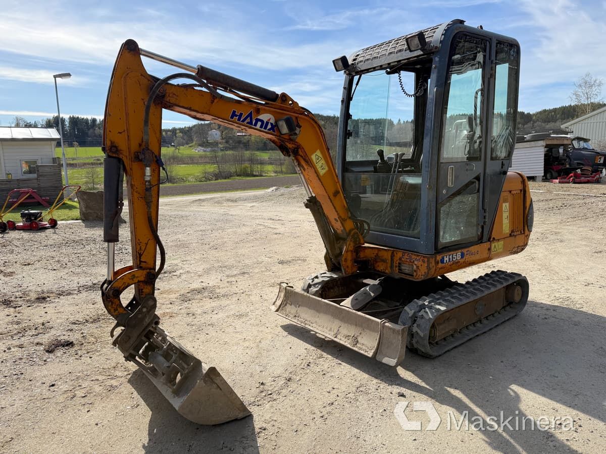 Grävmaskin Hanix H15B Plus-2 - Excavadora de cadenas: foto 1 Grävmaskin Hanix H15B Plus-2 - Excavadora de cadenas: foto 1