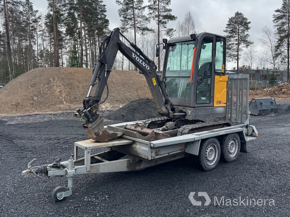 Grävmaskin Volvo EC18E med Maskinsläp & redskap - Excavadora de cadenas: foto 1 Grävmaskin Volvo EC18E med Maskinsläp & redskap - Excavadora de cadenas: foto 1