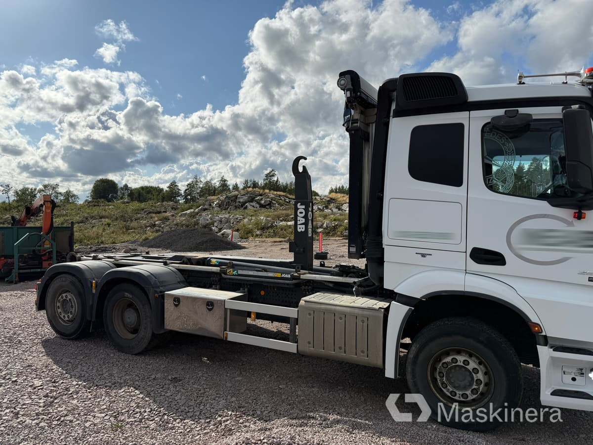 Lastväxlare Mercedes Arocs 2551 - Multibasculante camión: foto 4 Lastväxlare Mercedes Arocs 2551 - Multibasculante camión: foto 4