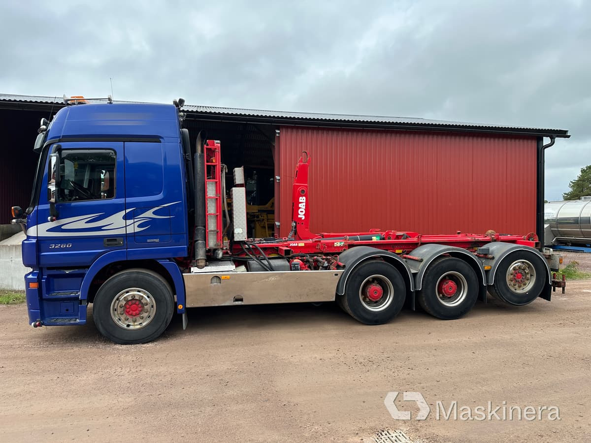 Mercedes Benz 930.24 3260L Krokbil Mercedes Benz 3260L med Cameleont - Multibasculante camión: foto 3 Mercedes Benz 930.24 3260L Krokbil Mercedes Benz 3260L med Cameleont - Multibasculante camión: foto 3