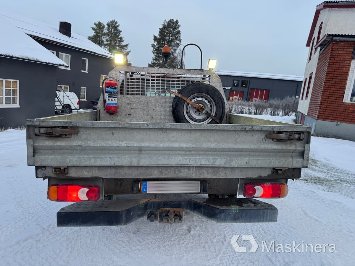 Pickup Nissan Navara med flak - Furgoneta pequeña: foto 4 Pickup Nissan Navara med flak - Furgoneta pequeña: foto 4