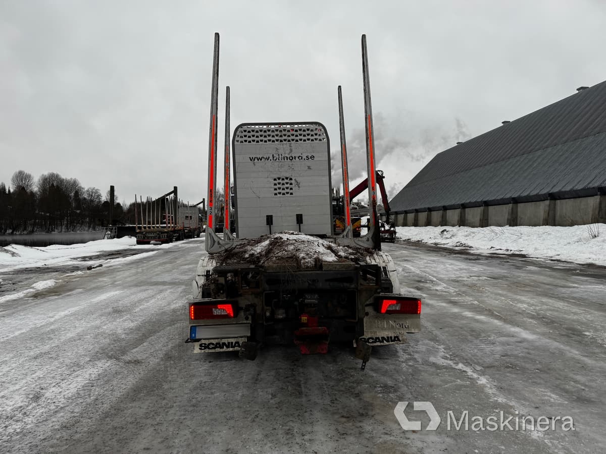 Scania R650B6X4NB Timmerekipage Scania R650B med kran och HLM Släp - Camión forestal: foto 4 Scania R650B6X4NB Timmerekipage Scania R650B med kran och HLM Släp - Camión forestal: foto 4