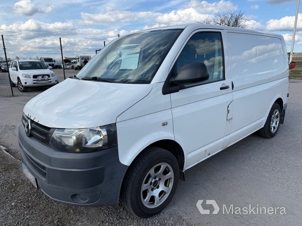 Skåpbil Volkswagen Transporter T5 2.0 TDI - Furgón: foto 1 Skåpbil Volkswagen Transporter T5 2.0 TDI - Furgón: foto 1