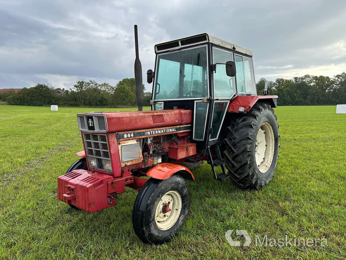 Traktor International 844 - Tractor: foto 1 Traktor International 844 - Tractor: foto 1