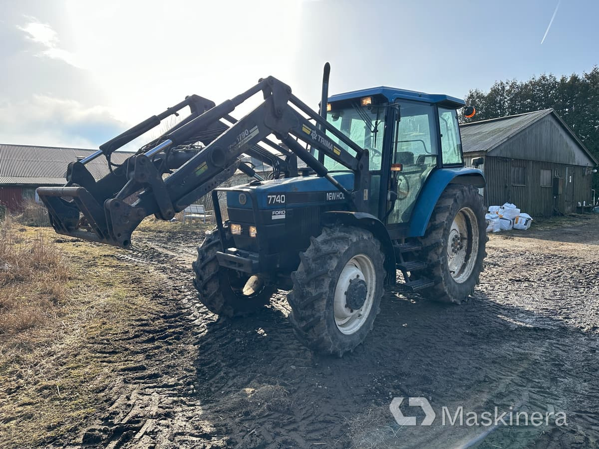 Traktor New Holland 7740 + Frontlastare - Tractor: foto 3 Traktor New Holland 7740 + Frontlastare - Tractor: foto 3