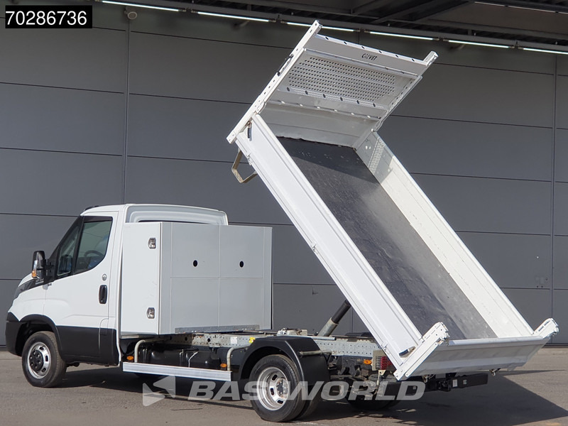 Iveco Daily 35C18 3.0L Automaat Kipper met Kist Dubbellucht 3,5t Trekhaak Airco Euro6 Tipper Kieper Benne 2m3 Airco Trekhaak Cruise control - Volquete furgoneta: foto 2 Iveco Daily 35C18 3.0L Automaat Kipper met Kist Dubbellucht 3,5t Trekhaak Airco Euro6 Tipper Kieper Benne 2m3 Airco Trekhaak Cruise control - Volquete furgoneta: foto 2