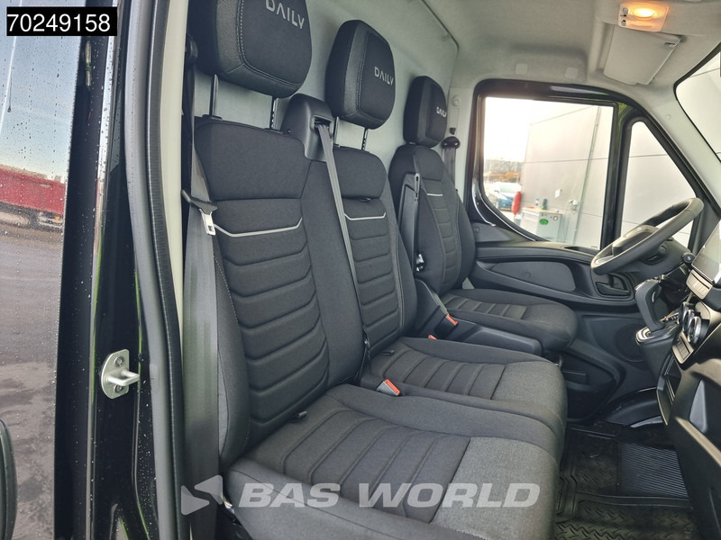 Foto del interior 2: Furgón nuevo Iveco Daily 35C21 3.0L Automaat 16m3 L4H2 LED ACC Navi Camera Trekhaak L3H2 16m3 Airco Trekhaak