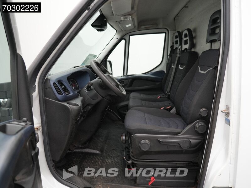 Iveco Daily 35S16 Automaat L2H2 3,5t Trekhaak 160PK ACC Navi Airco Cruise Camera Standkachel Euro6 L2 Airco Trekhaak - Furgón: foto 3 Iveco Daily 35S16 Automaat L2H2 3,5t Trekhaak 160PK ACC Navi Airco Cruise Camera Standkachel Euro6 L2 Airco Trekhaak - Furgón: foto 3