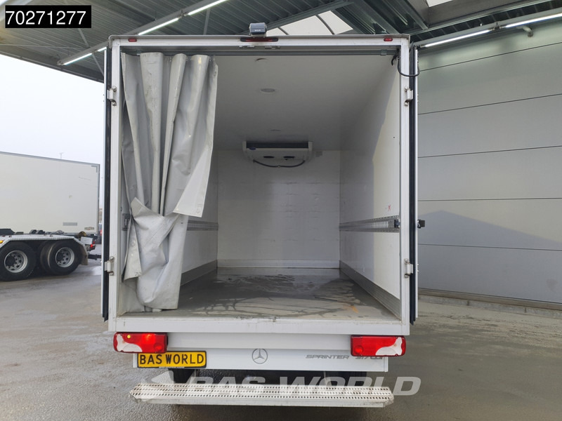 Mercedes-Benz Sprinter 317 CDI Koelwagen Automaat Carrier Xarios 350 230V stekker Cruise Airco Camera Koel Kühlkoffer Koeler Bakwagen 17m3 Airco Cruise - Frigorífico furgoneta: foto 3 Mercedes-Benz Sprinter 317 CDI Koelwagen Automaat Carrier Xarios 350 230V stekker Cruise Airco Camera Koel Kühlkoffer Koeler Bakwagen 17m3 Airco Cruise - Frigorífico furgoneta: foto 3