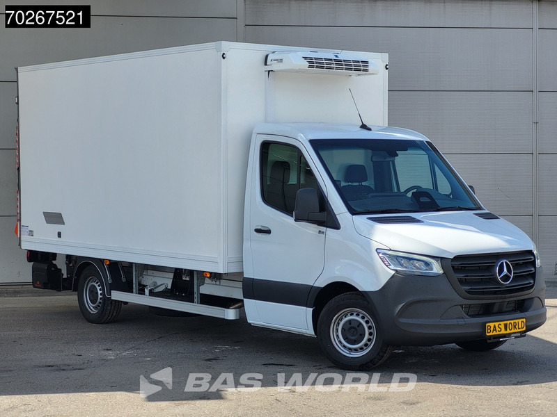 Mercedes-Benz Sprinter 317 CDI Koelwagen Vriezer Laadklep Thermo King V-200 MAX 230V Stekker LED Airco 10inch MBUX CarPlay Euro6 Koel Koeler Kühl Kühle - Frigorífico furgoneta: foto 5 Mercedes-Benz Sprinter 317 CDI Koelwagen Vriezer Laadklep Thermo King V-200 MAX 230V Stekker LED Airco 10inch MBUX CarPlay Euro6 Koel Koeler Kühl Kühle - Frigorífico furgoneta: foto 5