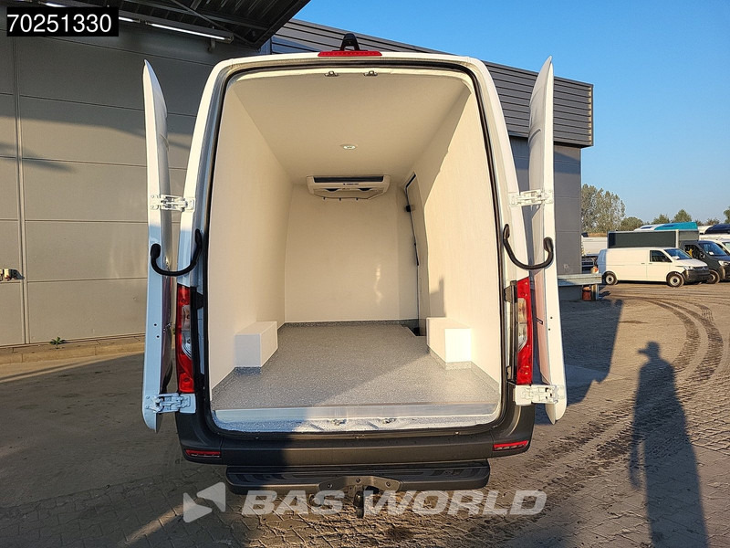 Mercedes-Benz Sprinter 317 CDI L3H2 Koelwagen Thermo King V-200 MAX 230V Stekker Trekhaak Airco Cruise Camera Navi Koeler Koel Kühlwagen 12m3 Airco Tre - Frigorífico furgoneta: foto 3 Mercedes-Benz Sprinter 317 CDI L3H2 Koelwagen Thermo King V-200 MAX 230V Stekker Trekhaak Airco Cruise Camera Navi Koeler Koel Kühlwagen 12m3 Airco Tre - Frigorífico furgoneta: foto 3