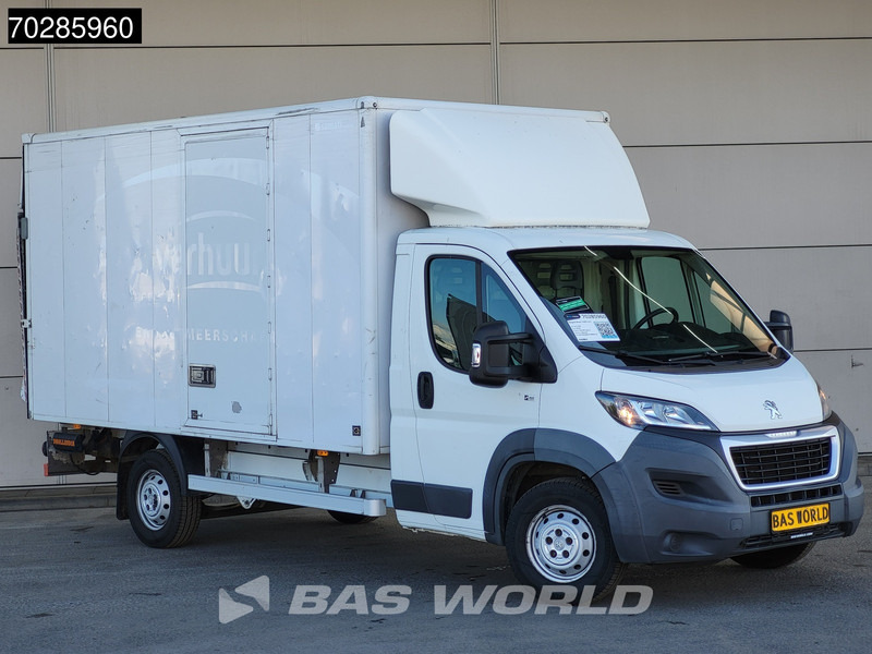 Peugeot Boxer 150PK Trekhaak D'Hollandia Laadklep Zijdeur Bakwagen Navi Airco Cruise Lat om Lat Euro5 Meubelbak Koffer 18m3 Airco Trekhaak Cruise co - Furgoneta: foto 5 Peugeot Boxer 150PK Trekhaak D'Hollandia Laadklep Zijdeur Bakwagen Navi Airco Cruise Lat om Lat Euro5 Meubelbak Koffer 18m3 Airco Trekhaak Cruise co - Furgoneta: foto 5