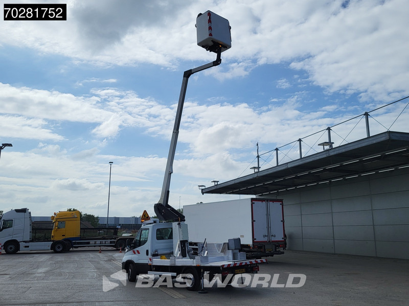 Iveco Daily 35S14 Hoogwerker 11meter Werkhoogte Klubb Navi Airco Cruise Camera Parkeersensoren Nacelle Arbeitsbühne 2Personen Airco Cruise c - Vehículo comercial ligero: foto 2 Iveco Daily 35S14 Hoogwerker 11meter Werkhoogte Klubb Navi Airco Cruise Camera Parkeersensoren Nacelle Arbeitsbühne 2Personen Airco Cruise c - Vehículo comercial ligero: foto 2
