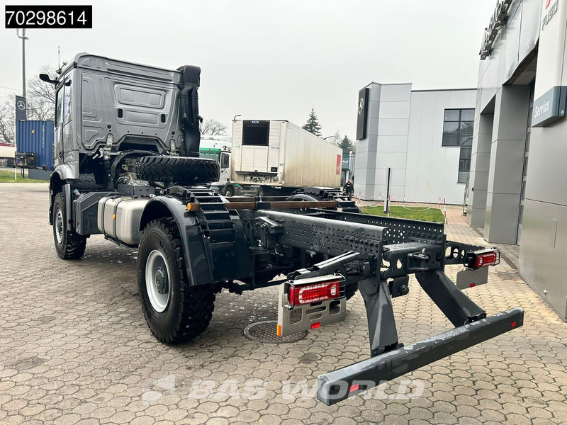 Mercedes-Benz Acrocs 2051 Arocs 4X4 NEW 4x4 chassis! Camper base Steel suspension Big-Axle Automatic Euro 6 - Chasis camión: foto 2 Mercedes-Benz Acrocs 2051 Arocs 4X4 NEW 4x4 chassis! Camper base Steel suspension Big-Axle Automatic Euro 6 - Chasis camión: foto 2