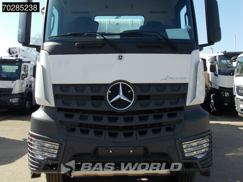 Mercedes-Benz Arocs 4145 8X4 10m3 Schwing Stetter mixer Manual Steelsuspension Euro 3 - Camión hormigonera: foto 3 Mercedes-Benz Arocs 4145 8X4 10m3 Schwing Stetter mixer Manual Steelsuspension Euro 3 - Camión hormigonera: foto 3