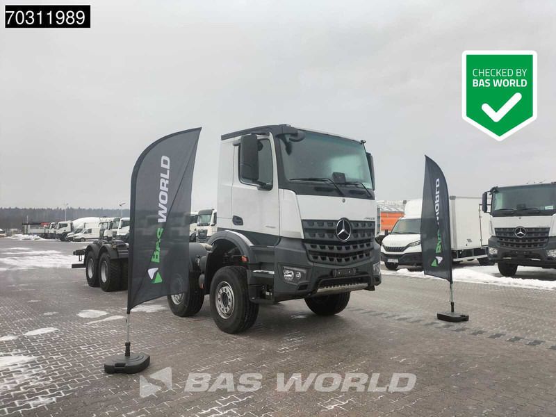 Mercedes-Benz Arocs 4451 Arocs 8X4 NEW chassis! Steel suspension Manual Engine brake Airco Euro 6 - Chasis camión: foto 1 Mercedes-Benz Arocs 4451 Arocs 8X4 NEW chassis! Steel suspension Manual Engine brake Airco Euro 6 - Chasis camión: foto 1