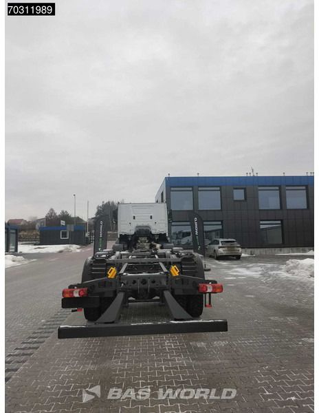 Mercedes-Benz Arocs 4451 Arocs 8X4 NEW chassis! Steel suspension Manual Engine brake Airco Euro 6 - Chasis camión: foto 5 Mercedes-Benz Arocs 4451 Arocs 8X4 NEW chassis! Steel suspension Manual Engine brake Airco Euro 6 - Chasis camión: foto 5