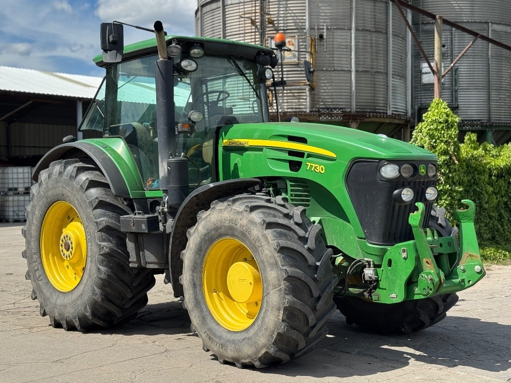 John Deere 7730 AQ - Tractor: foto 1 John Deere 7730 AQ - Tractor: foto 1