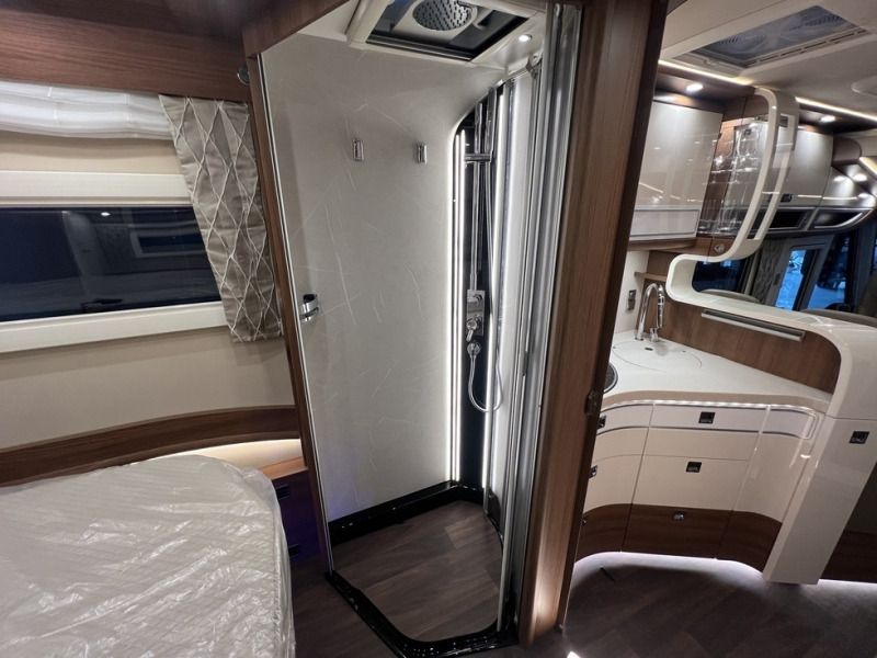 Autocaravana integral nuevo Carthago Chic E-Line I 51 QB: foto 10 Autocaravana integral nuevo Carthago Chic E-Line I 51 QB: foto 10
