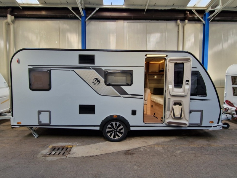 Knaus Sudwind 500 QDK 60° Years - Caravana: foto 2 Knaus Sudwind 500 QDK 60° Years - Caravana: foto 2