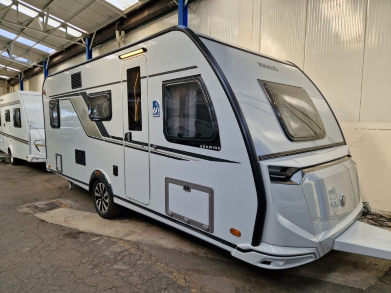 Knaus Sudwind 500 QDK 60° Years - Caravana: foto 1 Knaus Sudwind 500 QDK 60° Years - Caravana: foto 1