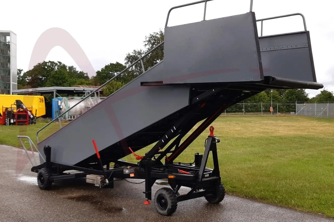 AMSS SKYWAY 66-148 - Escalera de pasajeros: foto 3 AMSS SKYWAY 66-148 - Escalera de pasajeros: foto 3