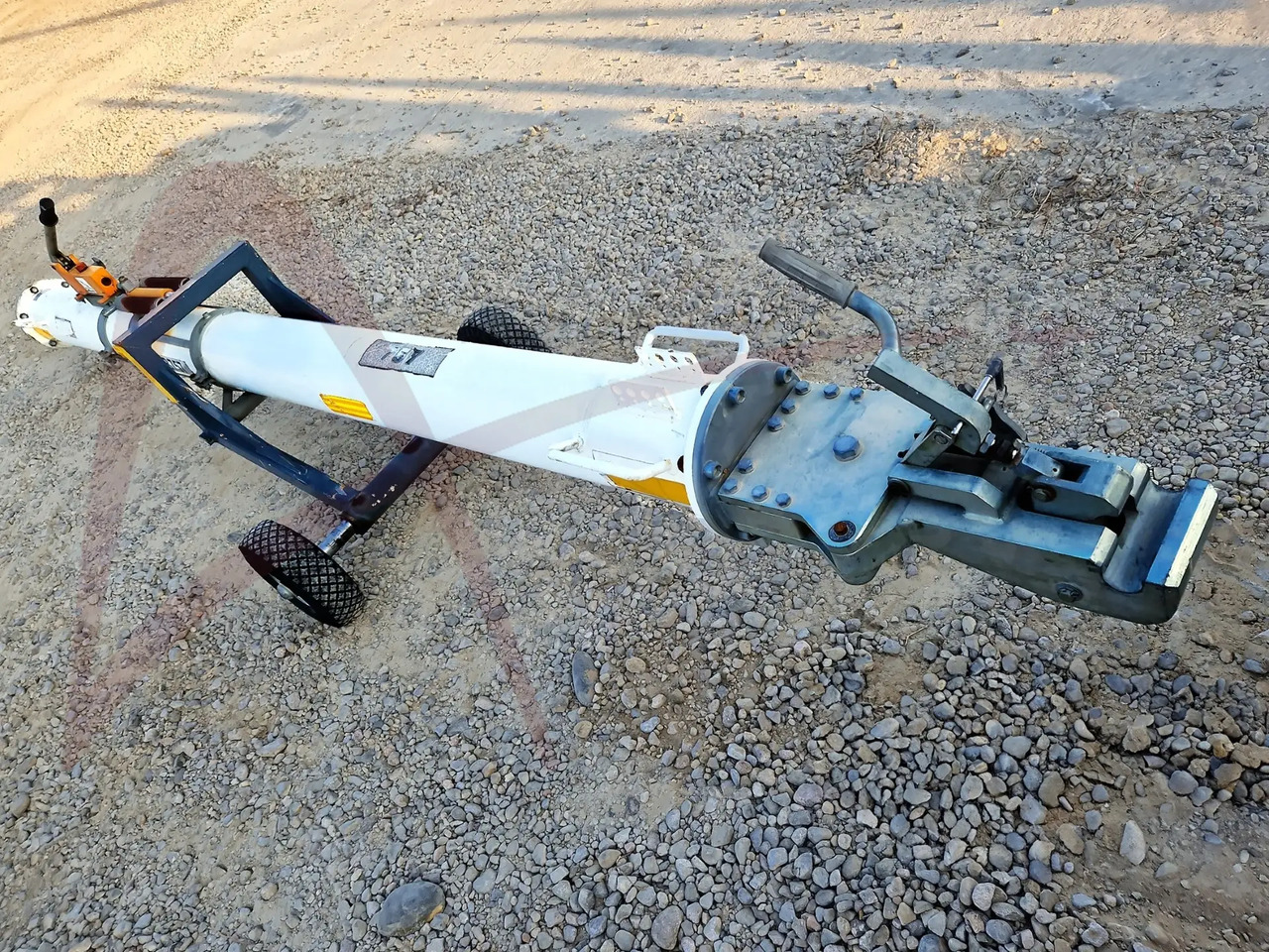 HYDRO TOWB757-C - Equipo de apoyo en tierra: foto 2 HYDRO TOWB757-C - Equipo de apoyo en tierra: foto 2