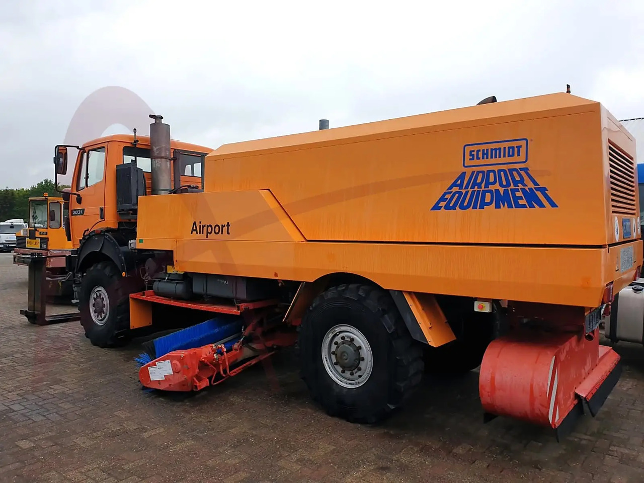 MERCEDES SCHMIDT SK2031/CJS9 - Barredora vial: foto 2 MERCEDES SCHMIDT SK2031/CJS9 - Barredora vial: foto 2